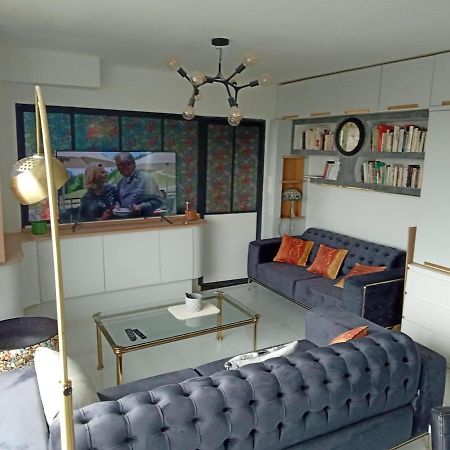 Liege Centre Mediacite Appartement Possible Parking Terrasse Immense 8Eme Pour 2 Personnes Esterno foto