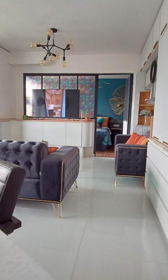 Liege Centre Mediacite Appartement Possible Parking Terrasse Immense 8Eme Pour 2 Personnes Esterno foto