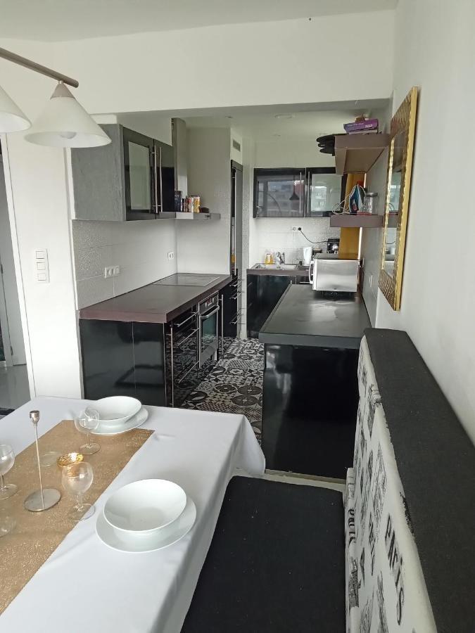 Liege Centre Mediacite Appartement Possible Parking Terrasse Immense 8Eme Pour 2 Personnes Esterno foto